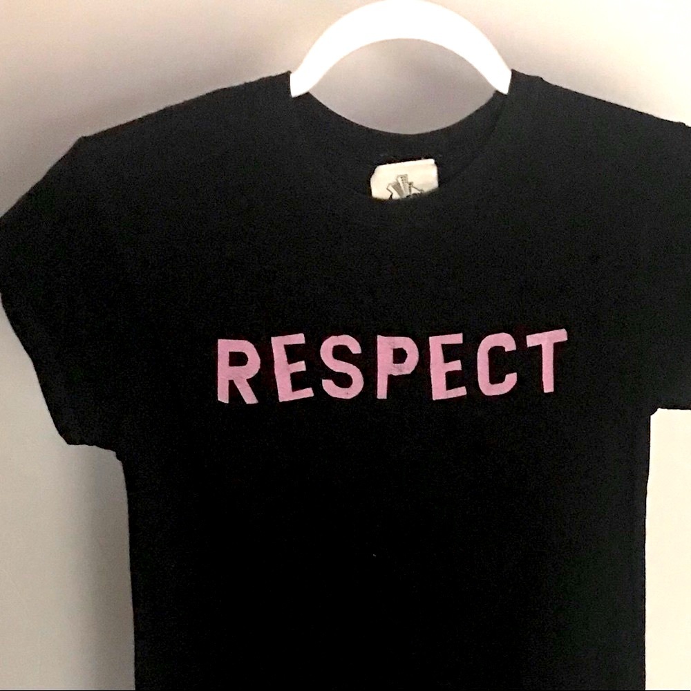 Women “RESPECT” Black Comedy Central Sz Small Tee